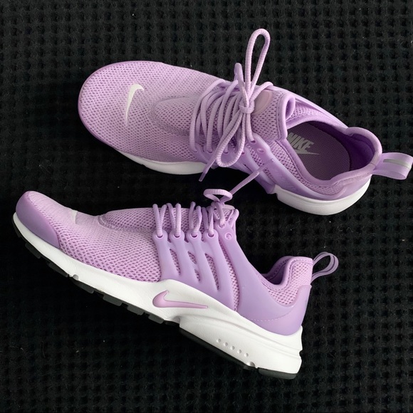 lavender nikes womens